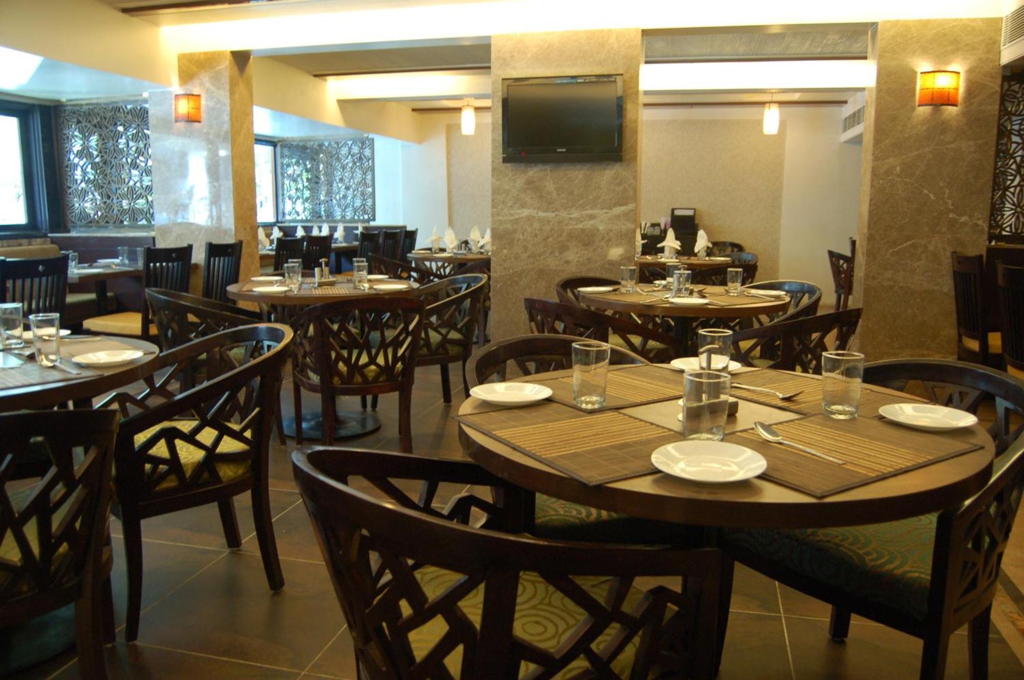 Comfort Inn President Near Ahmedabad Junction Station Exterior foto