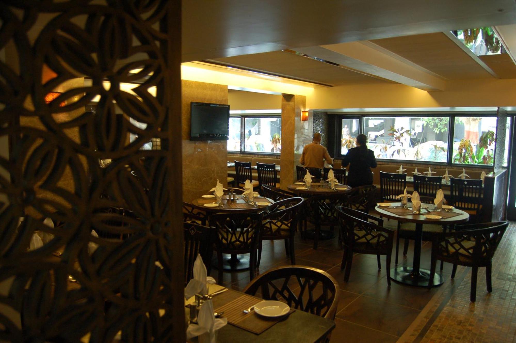 Comfort Inn President Near Ahmedabad Junction Station Exterior foto