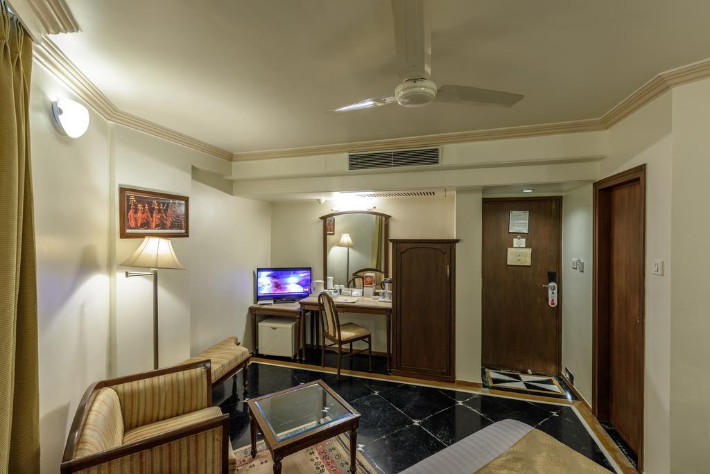Comfort Inn President Near Ahmedabad Junction Station Exterior foto