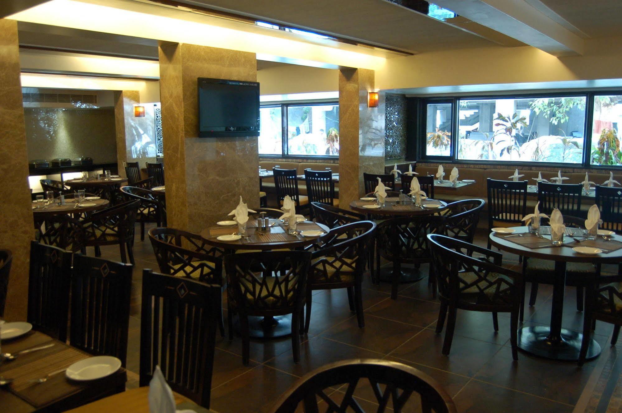 Comfort Inn President Near Ahmedabad Junction Station Exterior foto