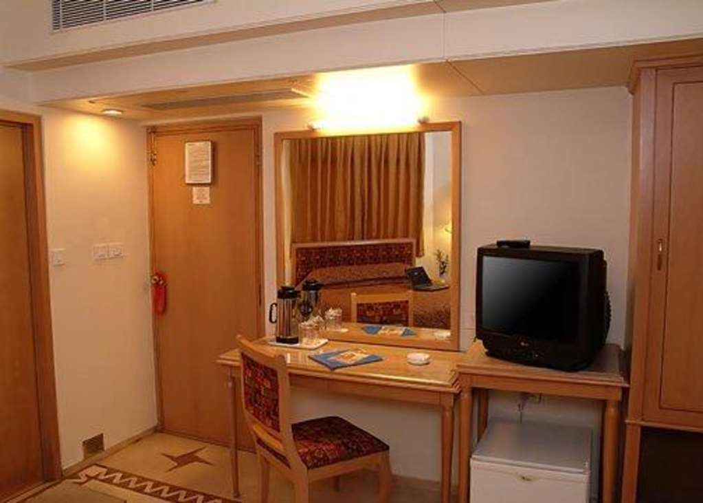 Comfort Inn President Near Ahmedabad Junction Station Exterior foto