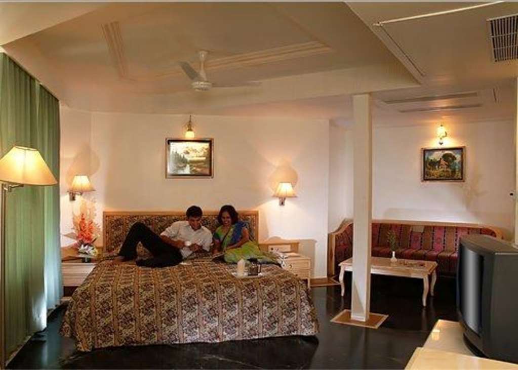 Comfort Inn President Near Ahmedabad Junction Station Exterior foto